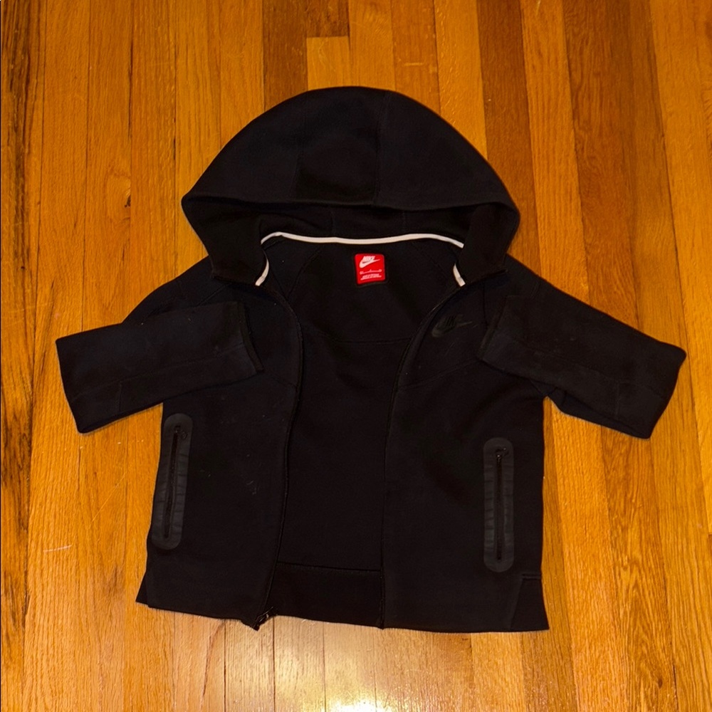 Black Nike Tech Kids Small